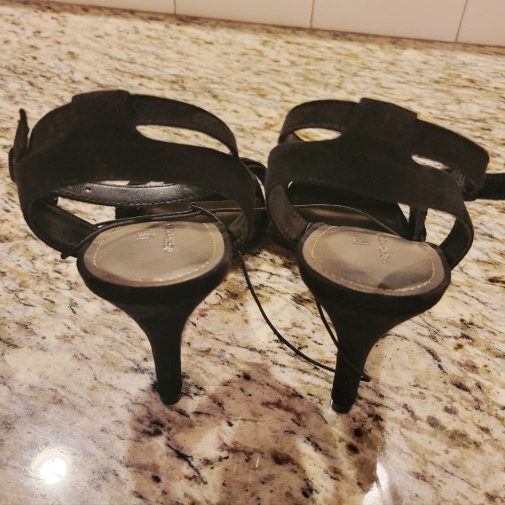 New! Worthington Chandler Black Heels - Picture 4 of 7